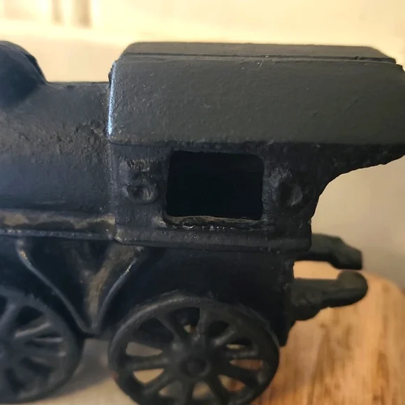 Vintage  cast iron train engine #50 - Picture 2 of 6